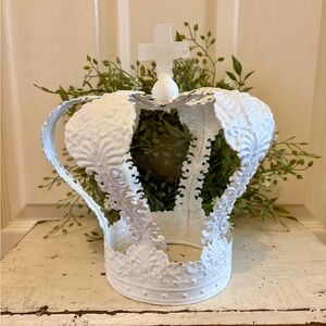 Metal Crown Decor